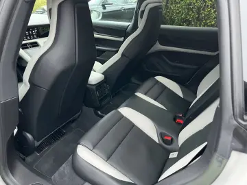 PORSCHE Sport Turismo Pano HUD Bose Luft Perf HAL 21