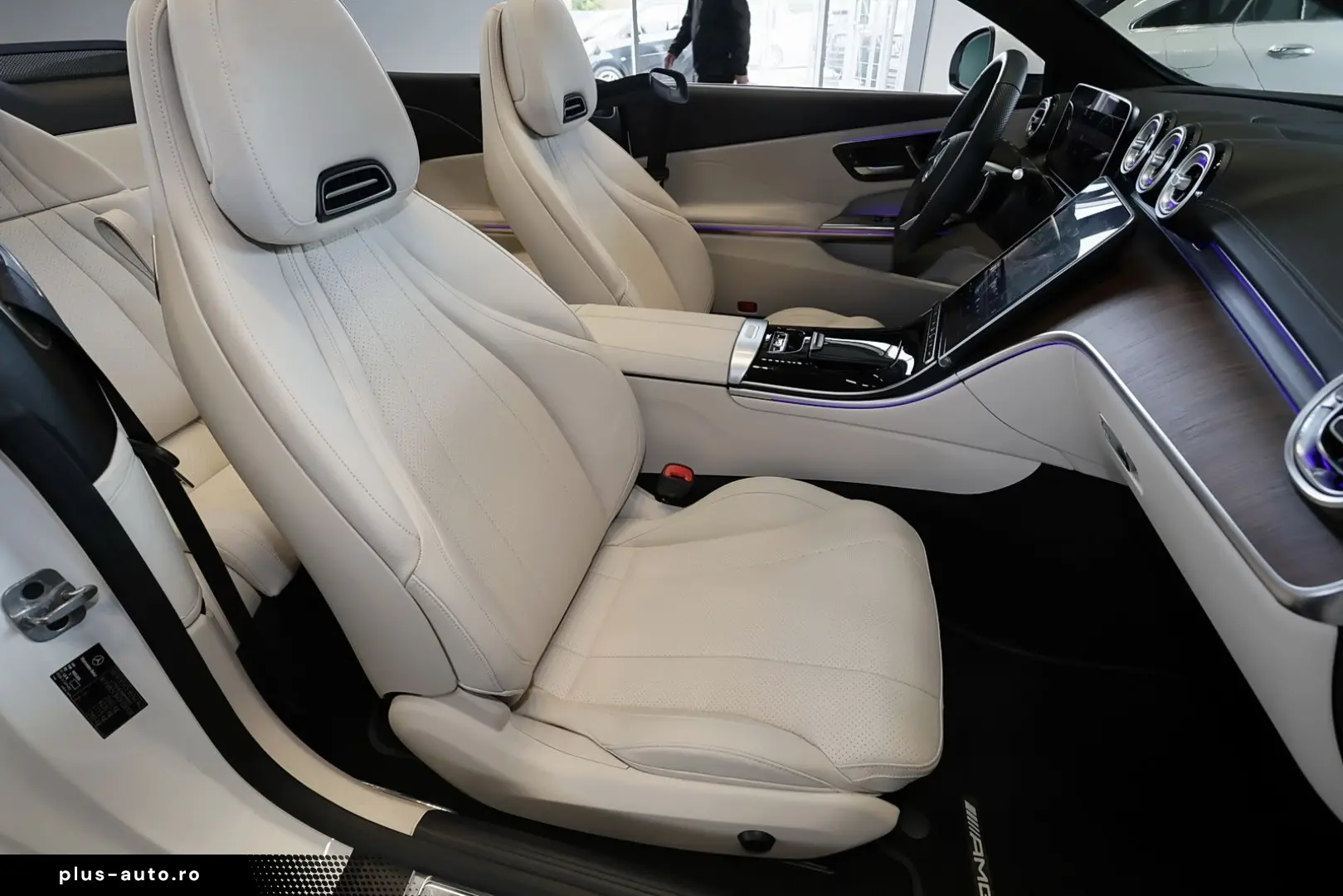 MERCEDES-BENZ CLE 180 Cabrio AMG 360  DISTRONIC LEDER BEIGE