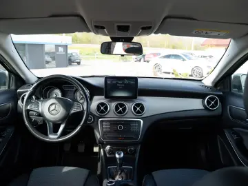 Mercedes-Benz GLA 180d