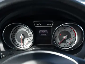 Mercedes-Benz GLA 180d