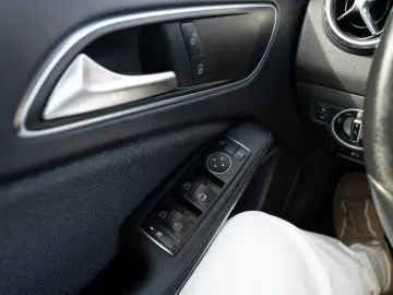 Mercedes-Benz GLA 180d