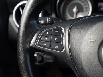 Mercedes-Benz GLA 180d