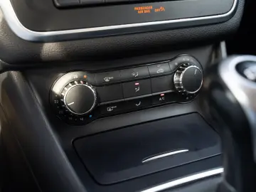 Mercedes-Benz GLA 180d