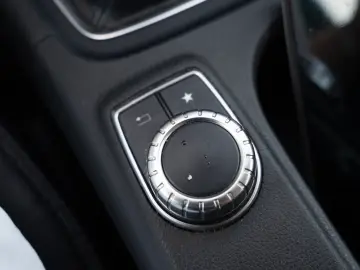 Mercedes-Benz GLA 180d