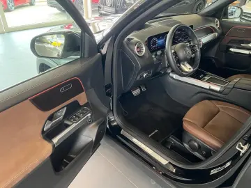 MERCEDES-BENZ GLB 35 AMG Premium RIDE HuD Pano Multib