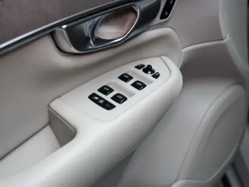 Volvo XC 90  T8 Recharge  LED  7 Locuri  AWD