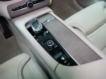 Volvo XC 90  T8 Recharge  LED  7 Locuri  AWD