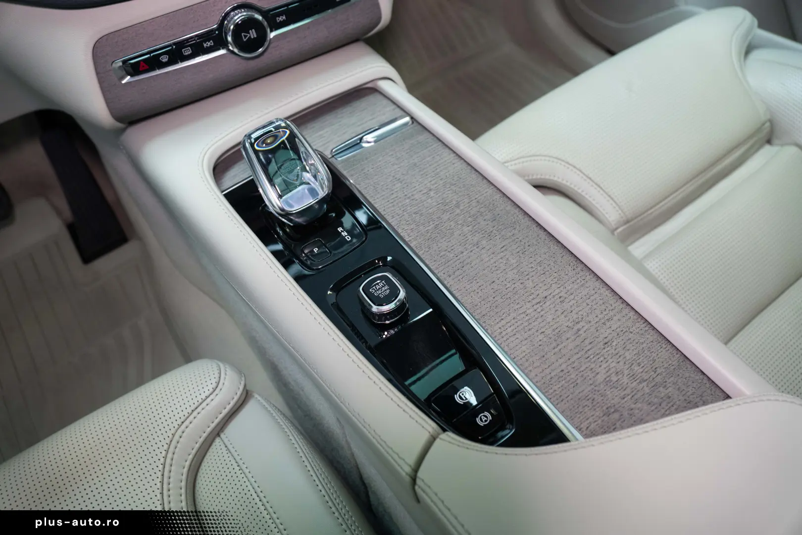 Volvo XC 90  T8 Recharge  LED  7 Locuri  AWD