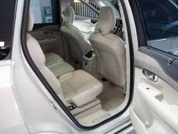 Volvo XC 90  T8 Recharge  LED  7 Locuri  AWD