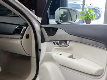 Volvo XC 90  T8 Recharge  LED  7 Locuri  AWD