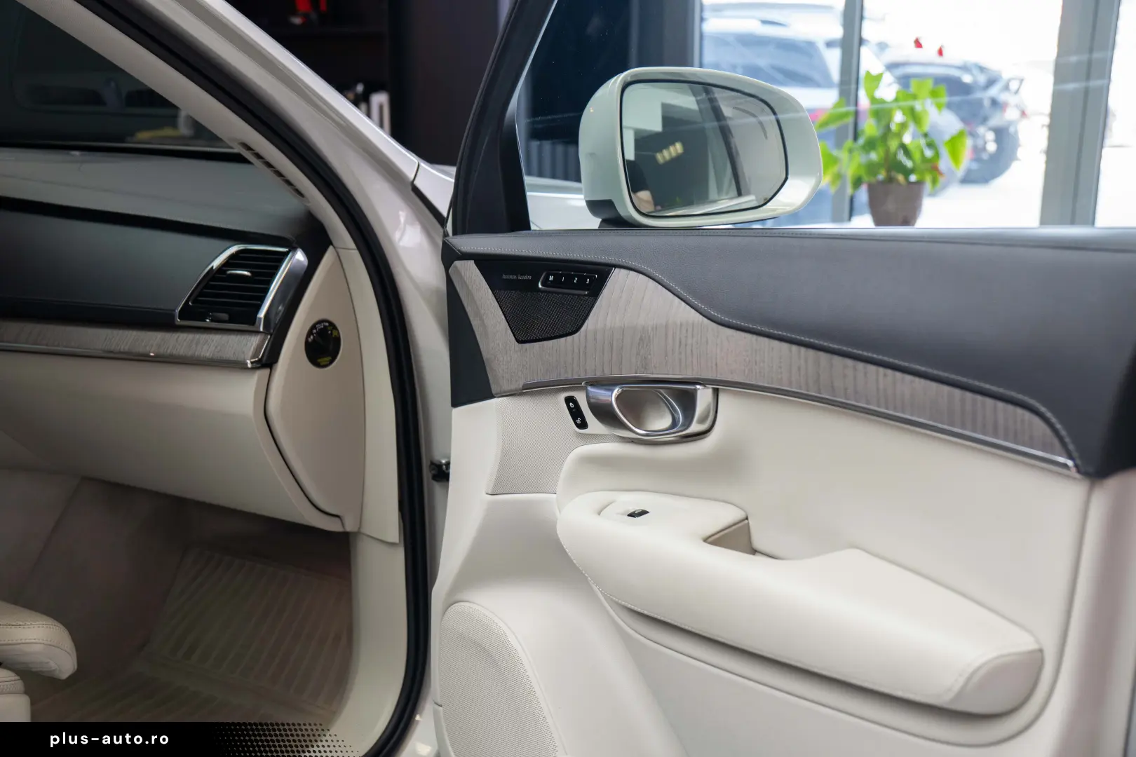 Volvo XC 90  T8 Recharge  LED  7 Locuri  AWD