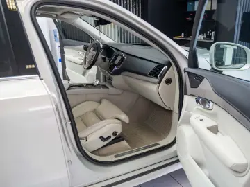 Volvo XC 90  T8 Recharge  LED  7 Locuri  AWD