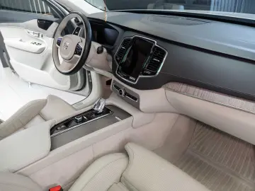 Volvo XC 90  T8 Recharge  LED  7 Locuri  AWD