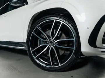 MERCEDES-BENZ GLS 450d 4Matic ACC HUD Pneumo Pano 7 Sitze