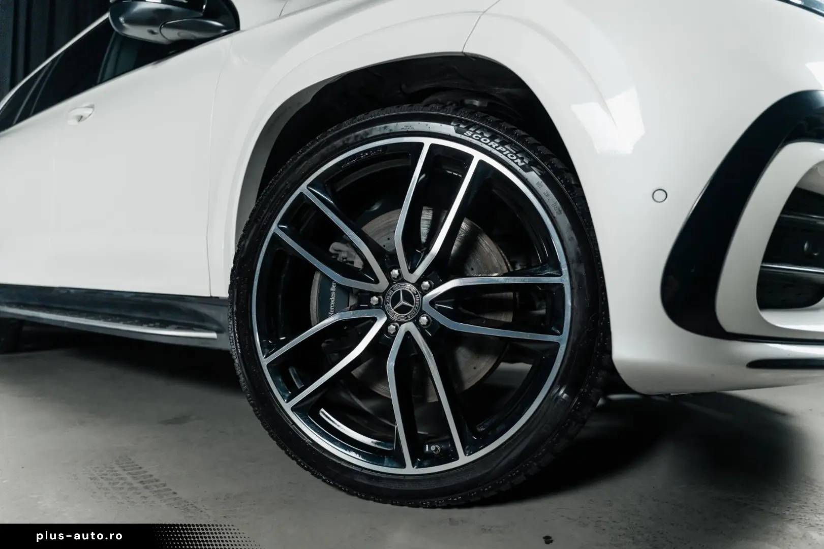 MERCEDES-BENZ GLS 450d 4Matic ACC HUD Pneumo Pano 7 Sitze