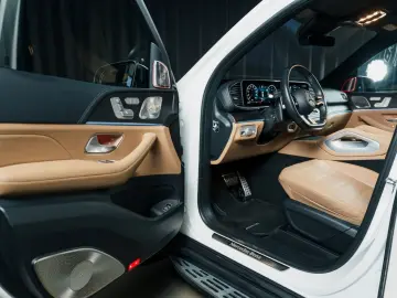 MERCEDES-BENZ GLS 450d 4Matic ACC HUD Pneumo Pano 7 Sitze