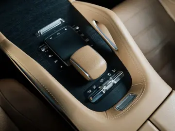 MERCEDES-BENZ GLS 450d 4Matic ACC HUD Pneumo Pano 7 Sitze