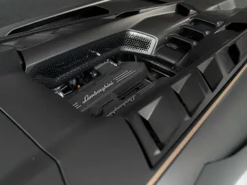 LAMBORGHINI Revuelto - Full Carbon & Livery - top spec