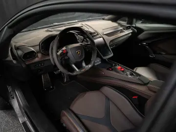 LAMBORGHINI Revuelto - Full Carbon & Livery - top spec