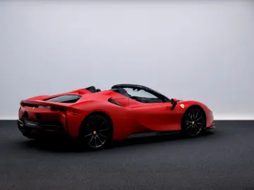 FERRARI SF90 Spider