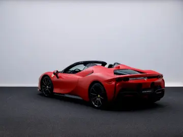 FERRARI SF90 Spider
