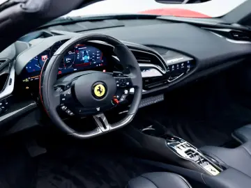 FERRARI SF90 Spider