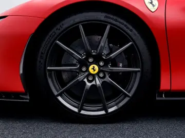 FERRARI SF90 Spider