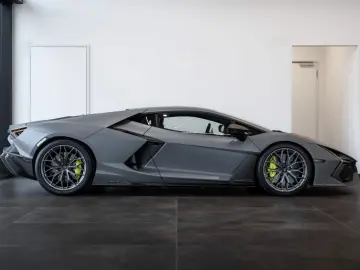 LAMBORGHINI Revuelto 6.5 V12 HPEV