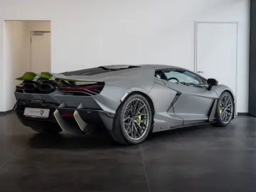 LAMBORGHINI Revuelto 6.5 V12 HPEV