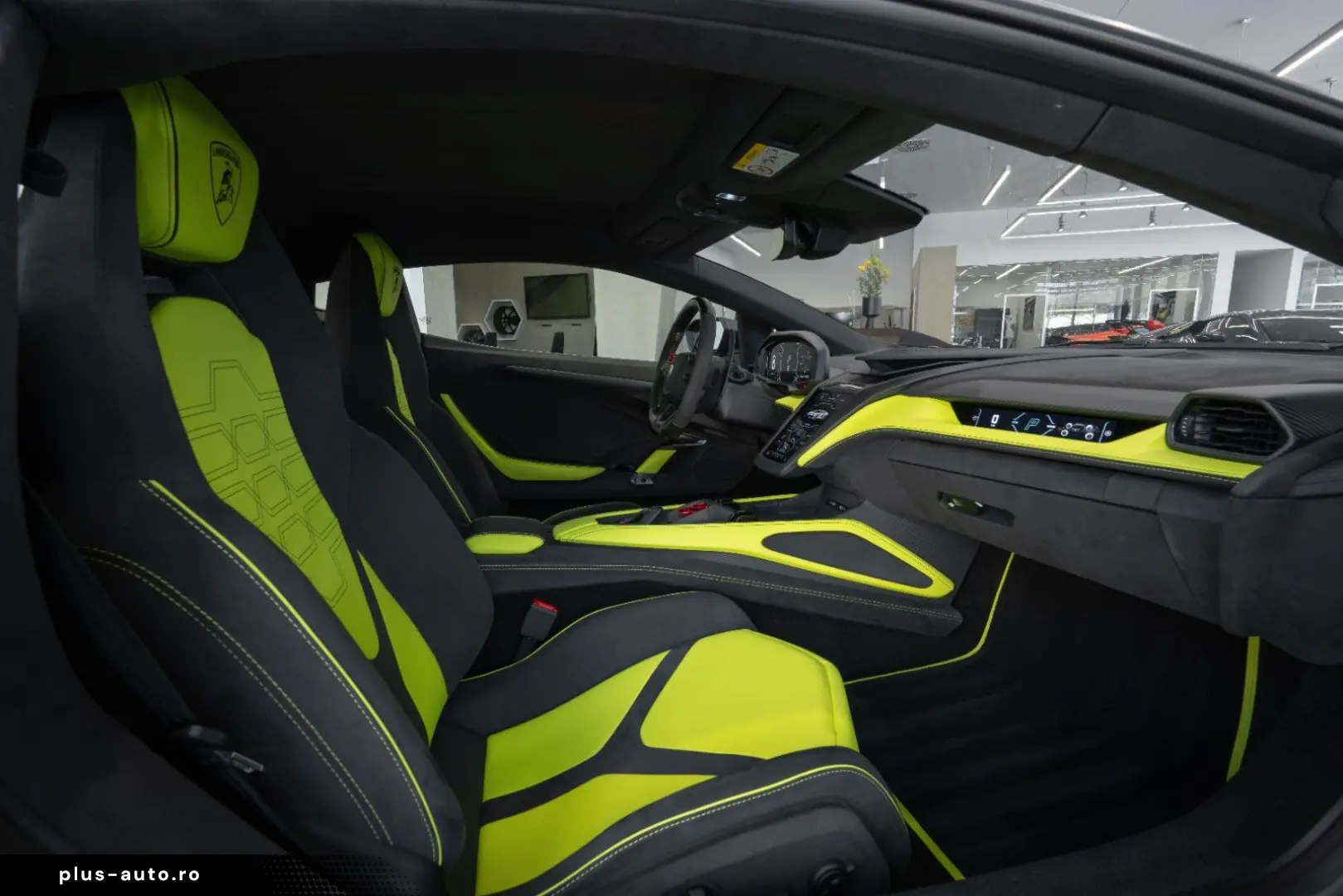 LAMBORGHINI Revuelto 6.5 V12 HPEV