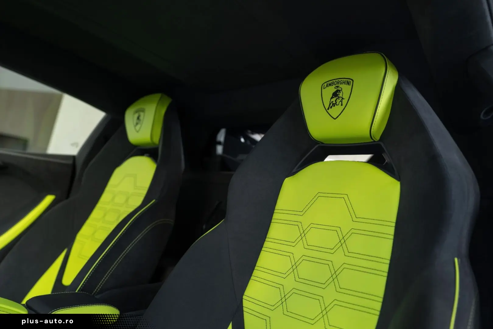 LAMBORGHINI Revuelto 6.5 V12 HPEV