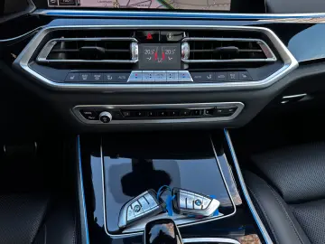 BMW X5 xDr45e M Sport PANO AHK AdapLED ACC H&K 360