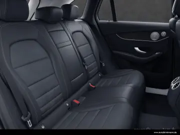 MERCEDES-BENZ GLC 300 e 4MATIC AMG Line KeylessGo