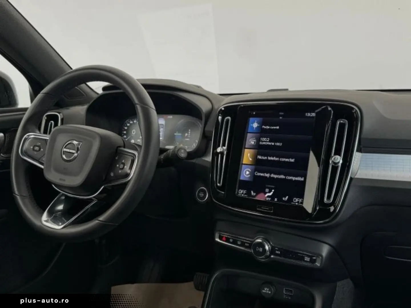 VOLVO XC40 1.5 T5 PHEV Plus Dark Recharge DCT