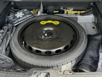 VOLVO XC40 1.5 T5 PHEV Plus Dark Recharge DCT