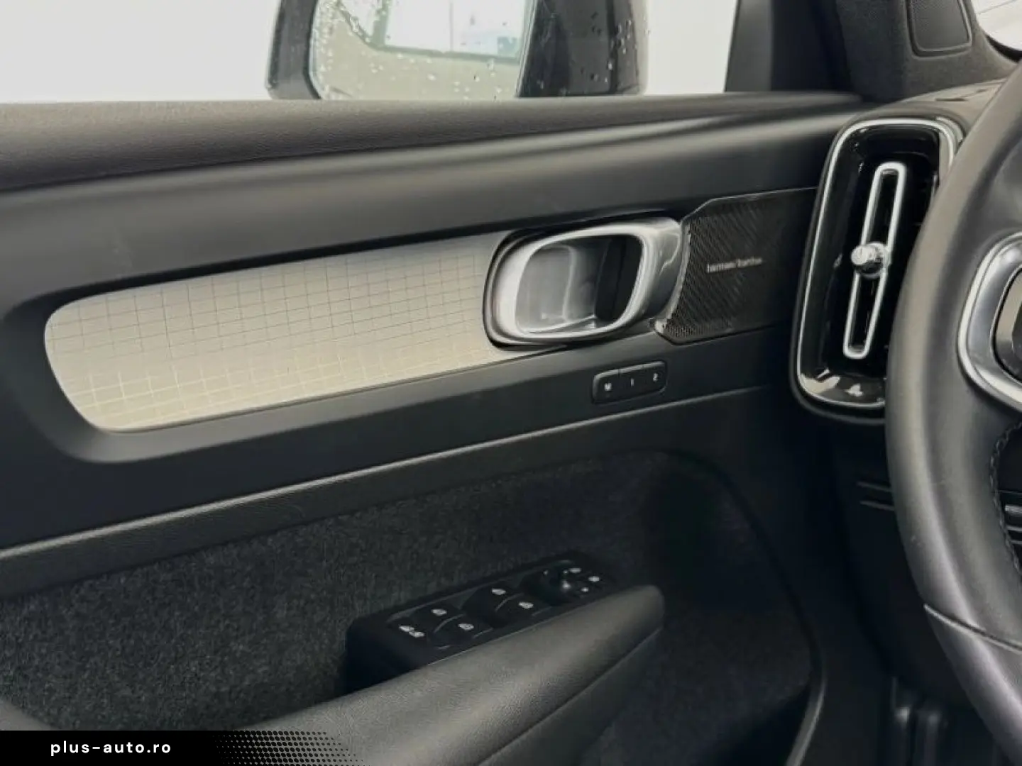 VOLVO XC40 1.5 T5 PHEV Plus Dark Recharge DCT