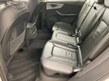 AUDI Q8 55 TFSIe quattro  S-line Air AHK