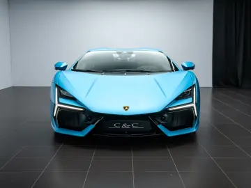 LAMBORGHINI Revuelto V12 - STOCK