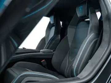 LAMBORGHINI Revuelto V12 - STOCK
