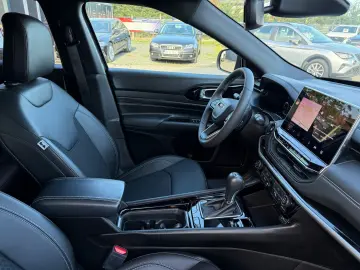 JEEP COMPASS 1.4i     2022    Automat