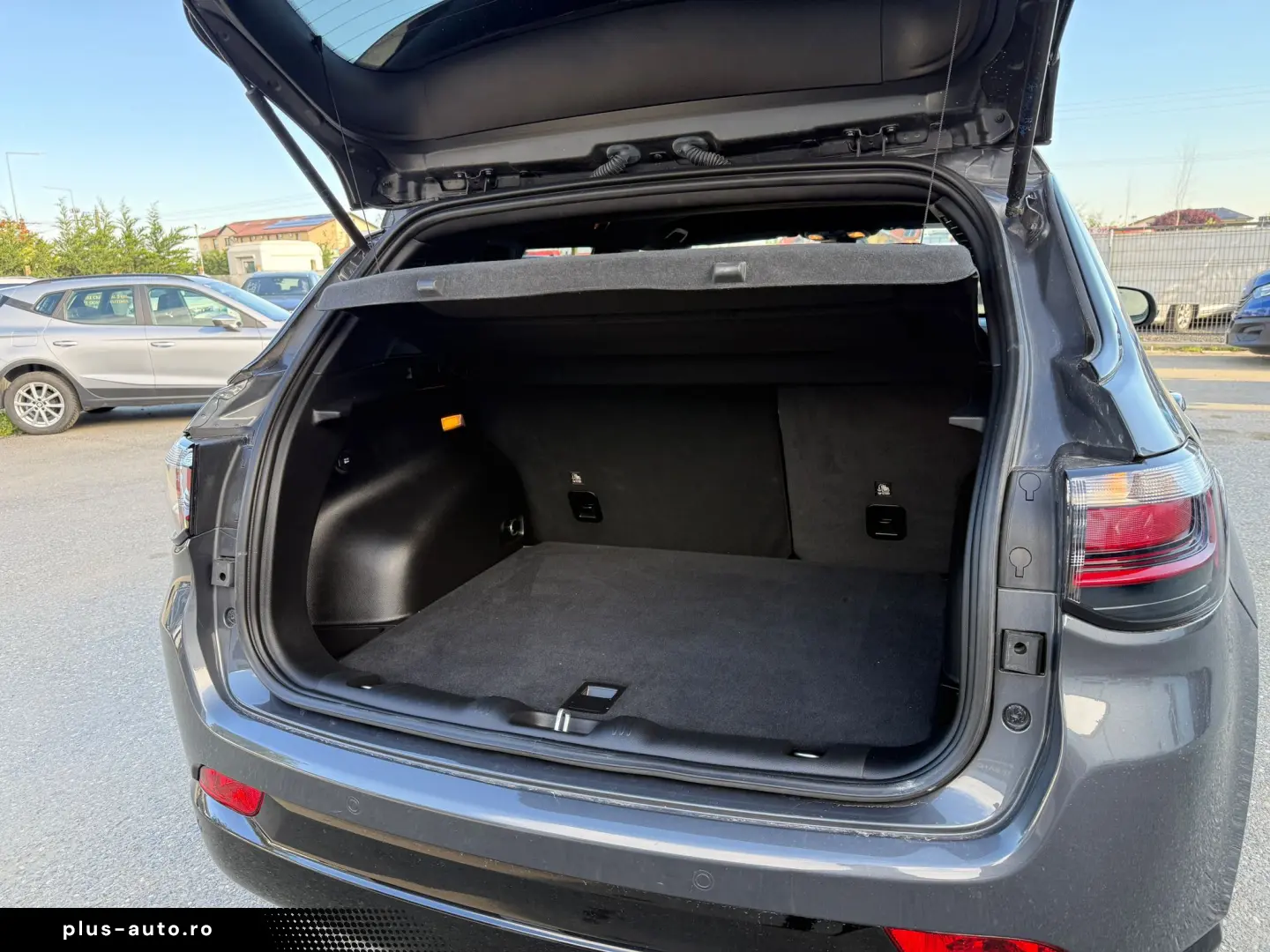 JEEP COMPASS 1.4i     2022    Automat