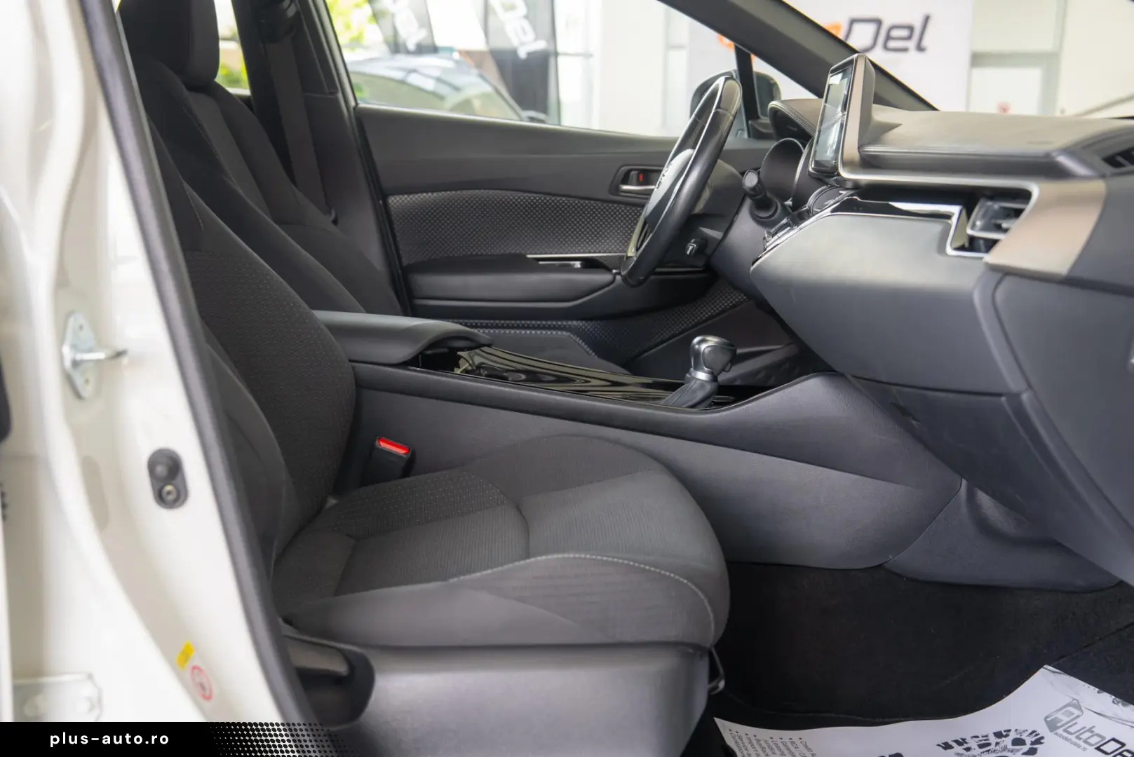 TOYOTA C-HR 2019 — imagine 14