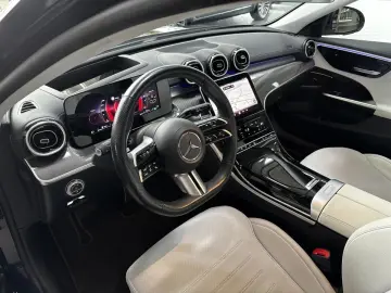 MERCEDES-BENZ C 300 e AMG Line LED Distr  Pano HUD R.Cam