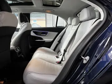 MERCEDES-BENZ C 300 e AMG Line LED Distr  Pano HUD R.Cam