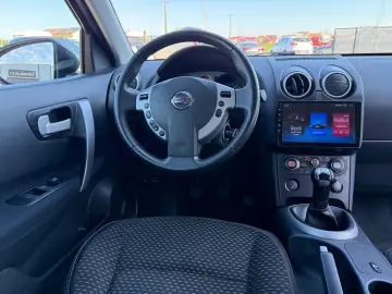 Nissan Qashqai 1.6 i