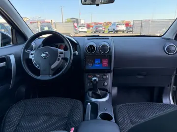 Nissan Qashqai 1.6 i