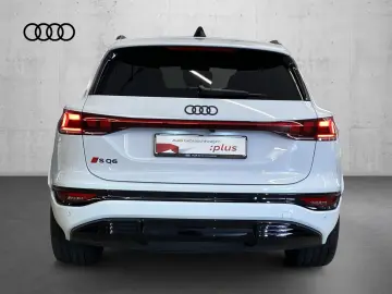 AUDI SQ6 e-tron  Matrix Panoramic