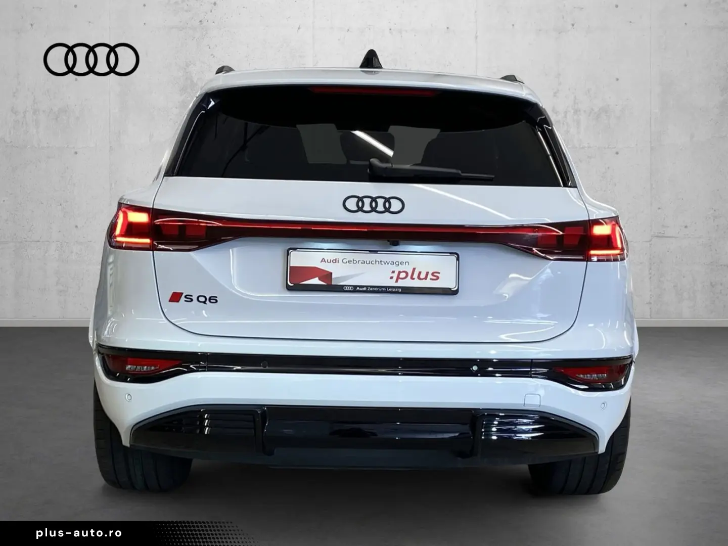 AUDI SQ6 e-tron  Matrix Panoramic