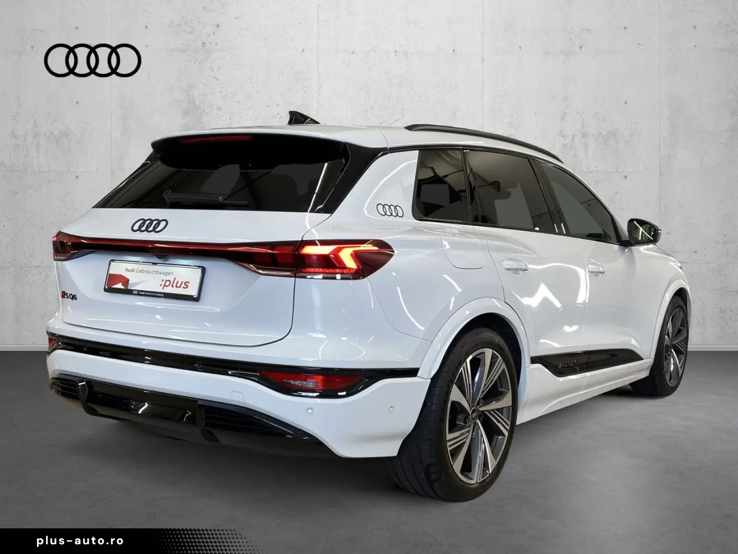 AUDI SQ6 e-tron  Matrix Panoramic