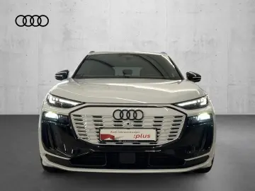 AUDI SQ6 e-tron  Matrix Panoramic